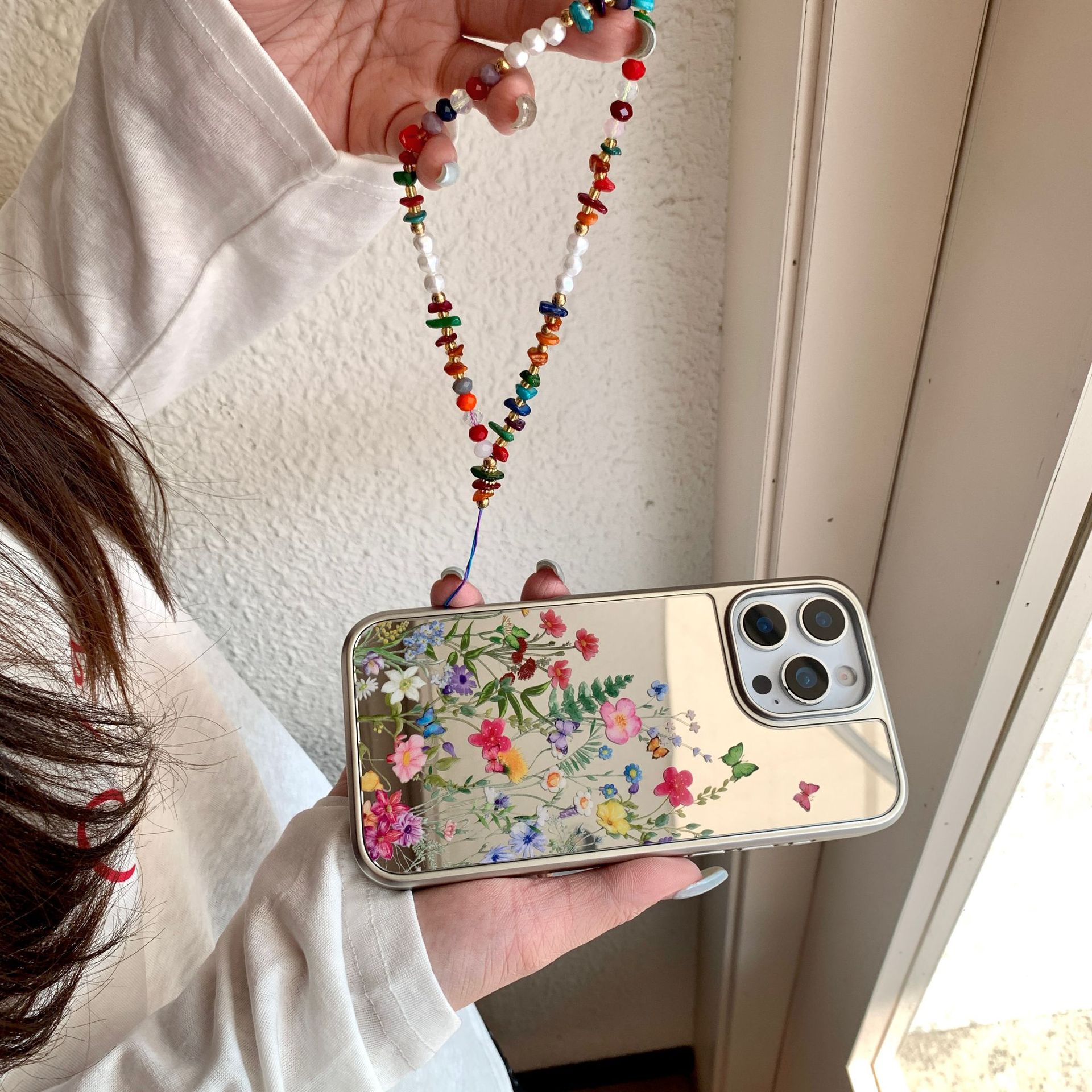 Verano fresco, flor galvanizada, mariposa, adecuado para Apple 15ProMax, funda para teléfono móvil, cadena 16Pro 14/13 nuevo