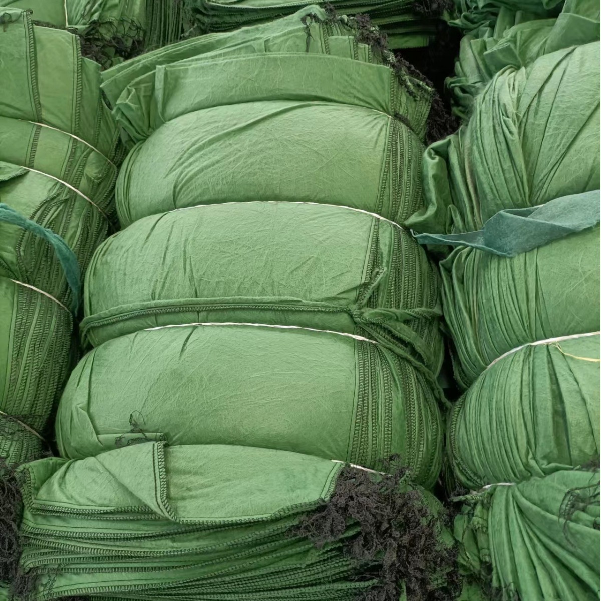 护坡加固绿化高强加筋带草籽生态袋 防汛袋 土工布袋厂家价格