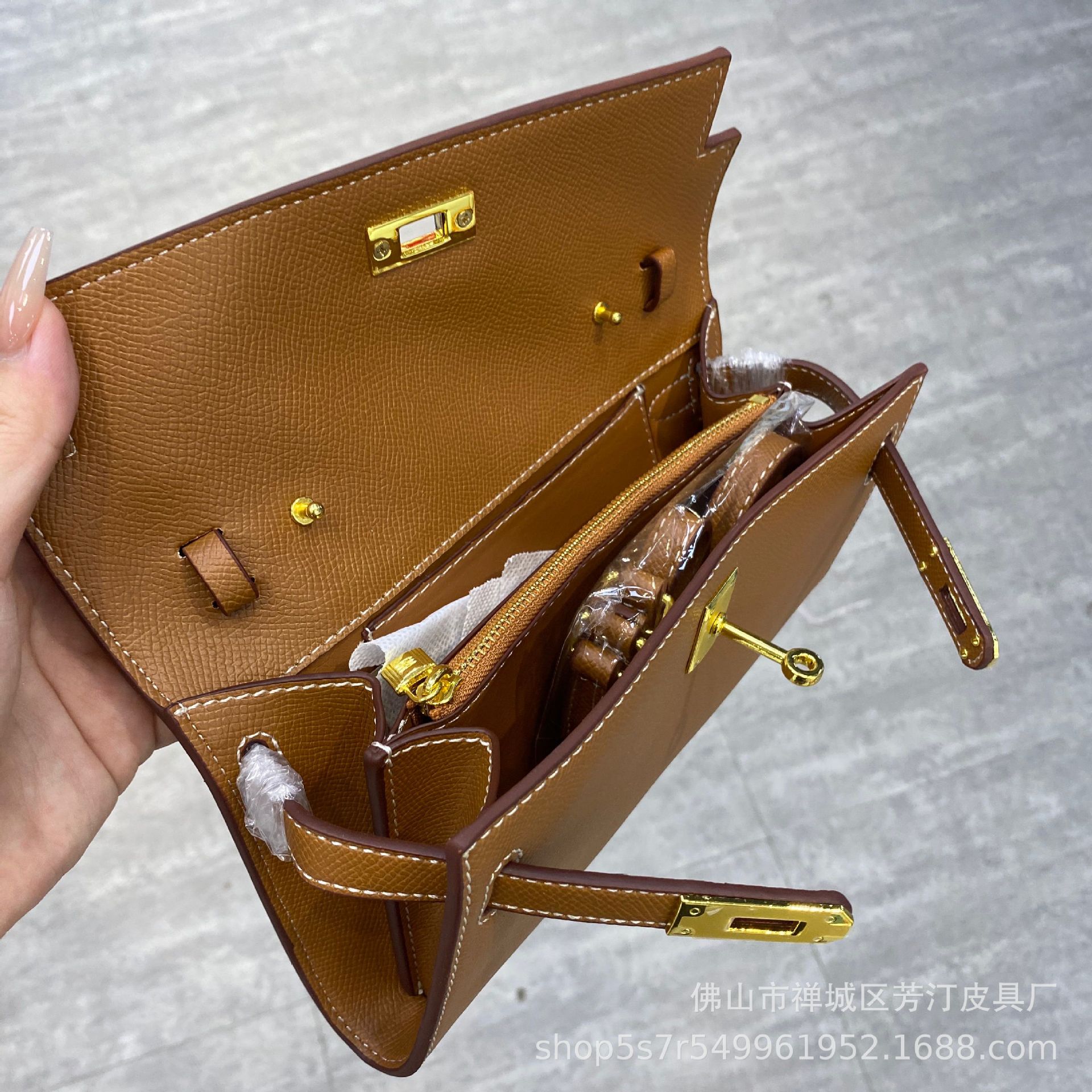 凯利横款钱包斜挎