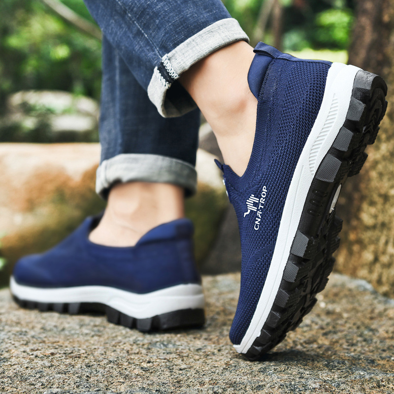 Summer New Slip-on Men's Mesh Shoes for Middle-Aged Adults, Non-slip Soft Sole Father's Shoes, Breathable and Comfortable Casual Sports Shoes