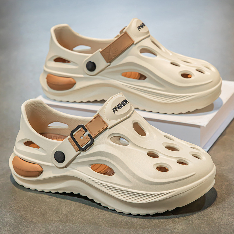 Zapatos con agujeros para hombres verano 2025 nuevo estilo de conducción, pisando mierda, deportes al aire libre, playa, sandalias de gama alta Baotou para hombres