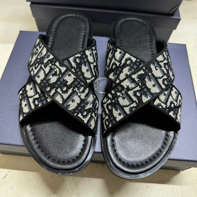 New Men's Casual Slippers Trendy Letter Slip-On Fashion Personality Non-Slip Versatile Summer Sandals Outdoor Men's Shoes