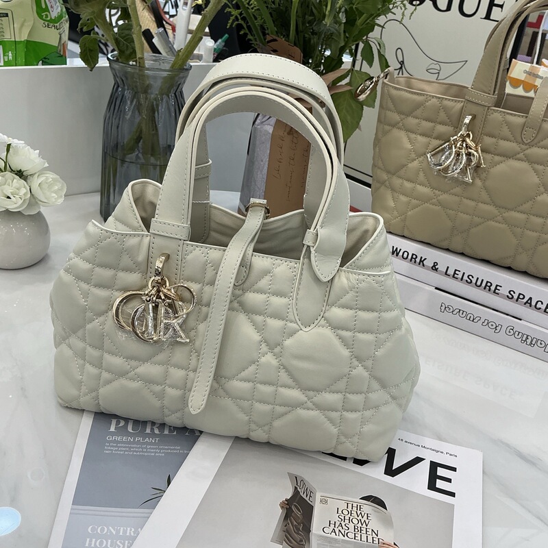 D's同型 Toujours 調節可能な菱形牛革 ポータブル ショルダー 脇下 レディースバッグ 横型 インディジナスバッグ トートバッグ|undefined