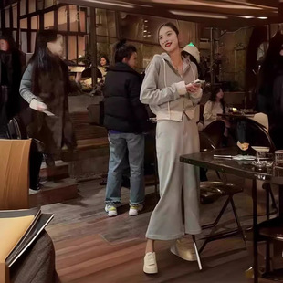 ��ɫ���e���bŮ2024�����̿�����l�����׸����_�����ȹ�ɼ���