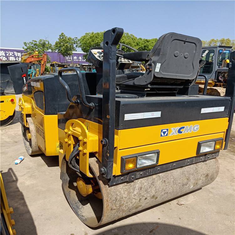 供应徐工3吨双驱震动压路机，二手3吨压路机