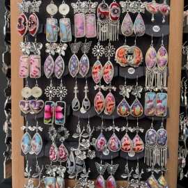 新潮民族风手工刺绣老绣片耳环小巧短流苏耳坠云南苗银饰品女白色