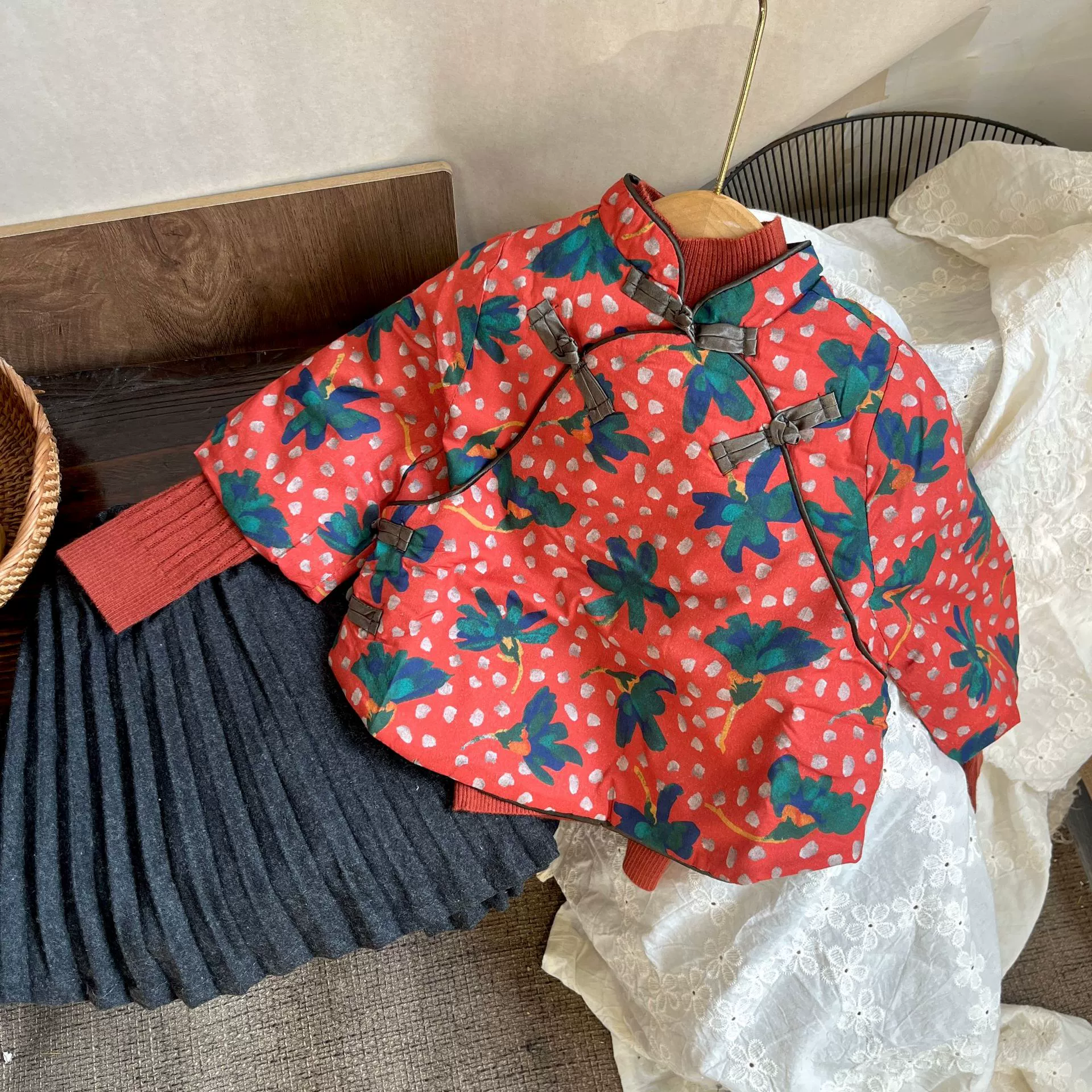 В наличии~Зимняя новинка 2025: модная куртка для девочек в китайском стиле, хлопковая, на пуговицах, праздничная куртка для малышей на Новый год