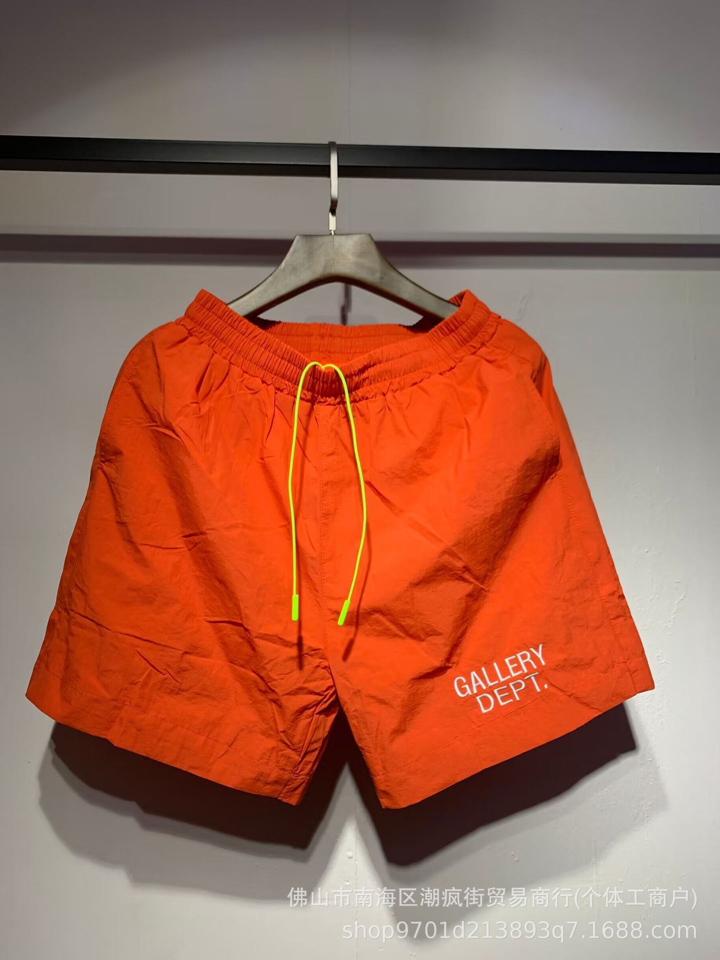 ガードルの半ズボンのシャツのGALLERは墨をかけて連名の波をかけて水を洗って古い半袖のtシャツの男女の同一枚のロットをします。