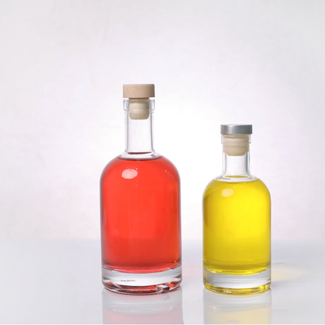 Botella de vino al por mayor, botella de vidrio transparente, botella de vino de 200ml, botella de tapón de madera, botella de bebida de moda