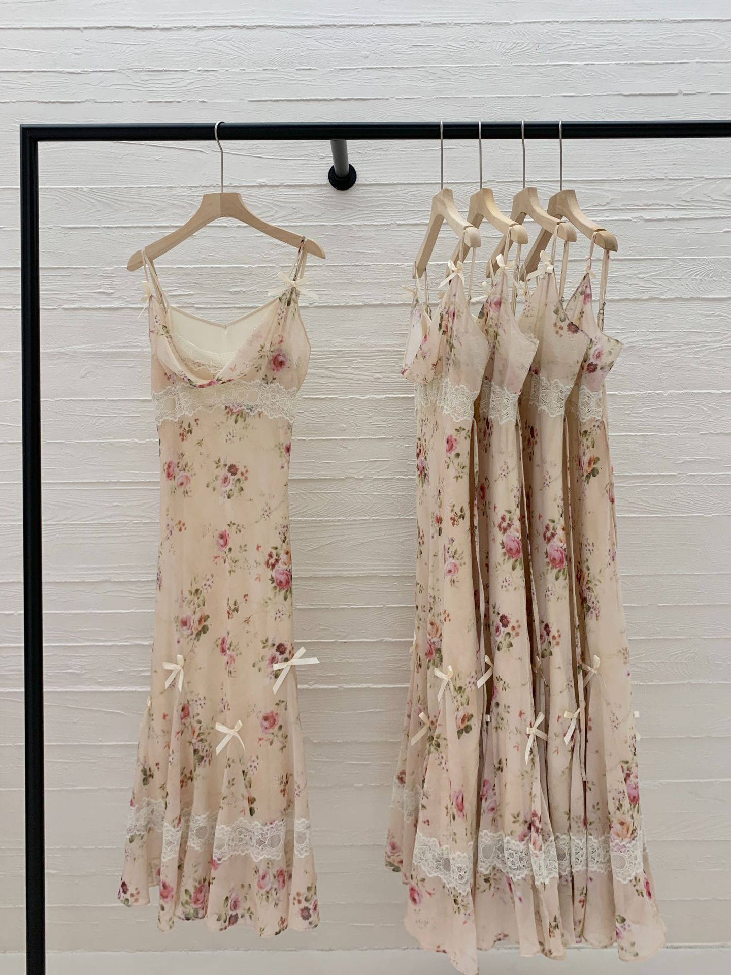 GraceChic Disponibile Estate 2025 Nuovo Vestito Coreano Dongdaemun in Pizzo Francese Floreale con Spalline e Fiocco da Donna_voghion.com