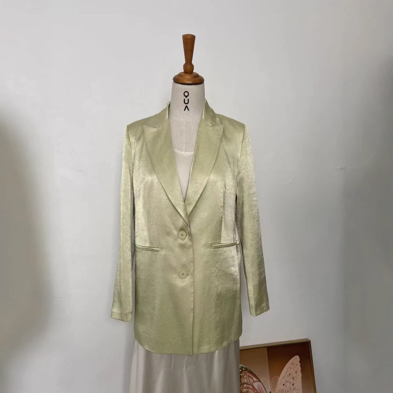 Spring and Summer New Style Pleated Acetate Lapel Elegant Women's Blazer with Loose Design That Flatters the Figure and Makes You Look Slimmer, Buttoned Jacket