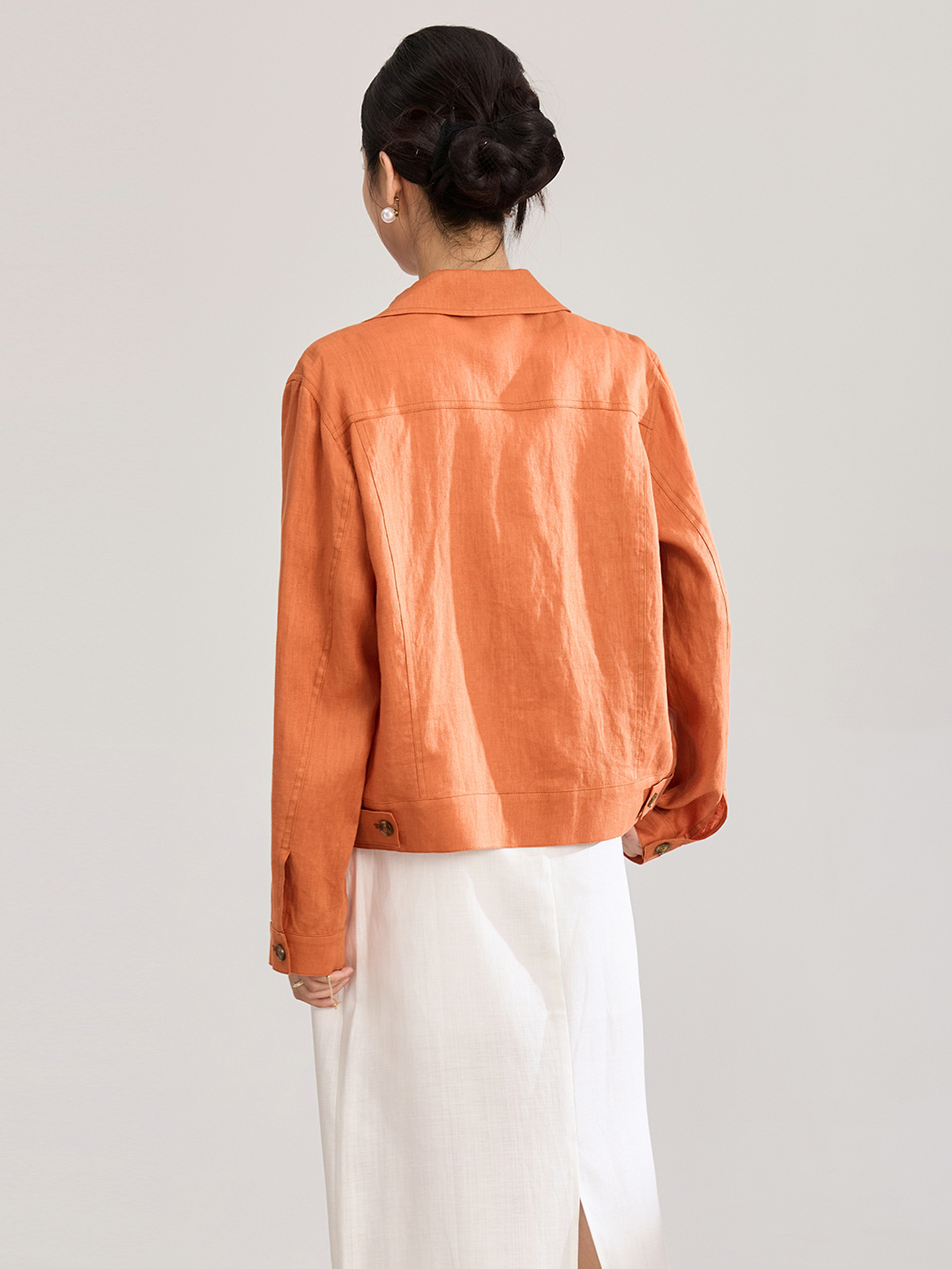 Áo sơ mi nữ linen phong cách Old Money hai túi xếp ly kiểu công nhân — màu cam