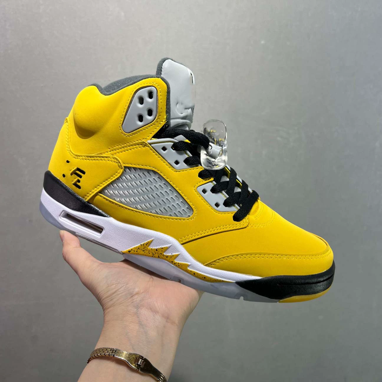 Баскетбольные кроссовки Air Jordan retro, ретрофлексирующий дизайн, размеры 36–46