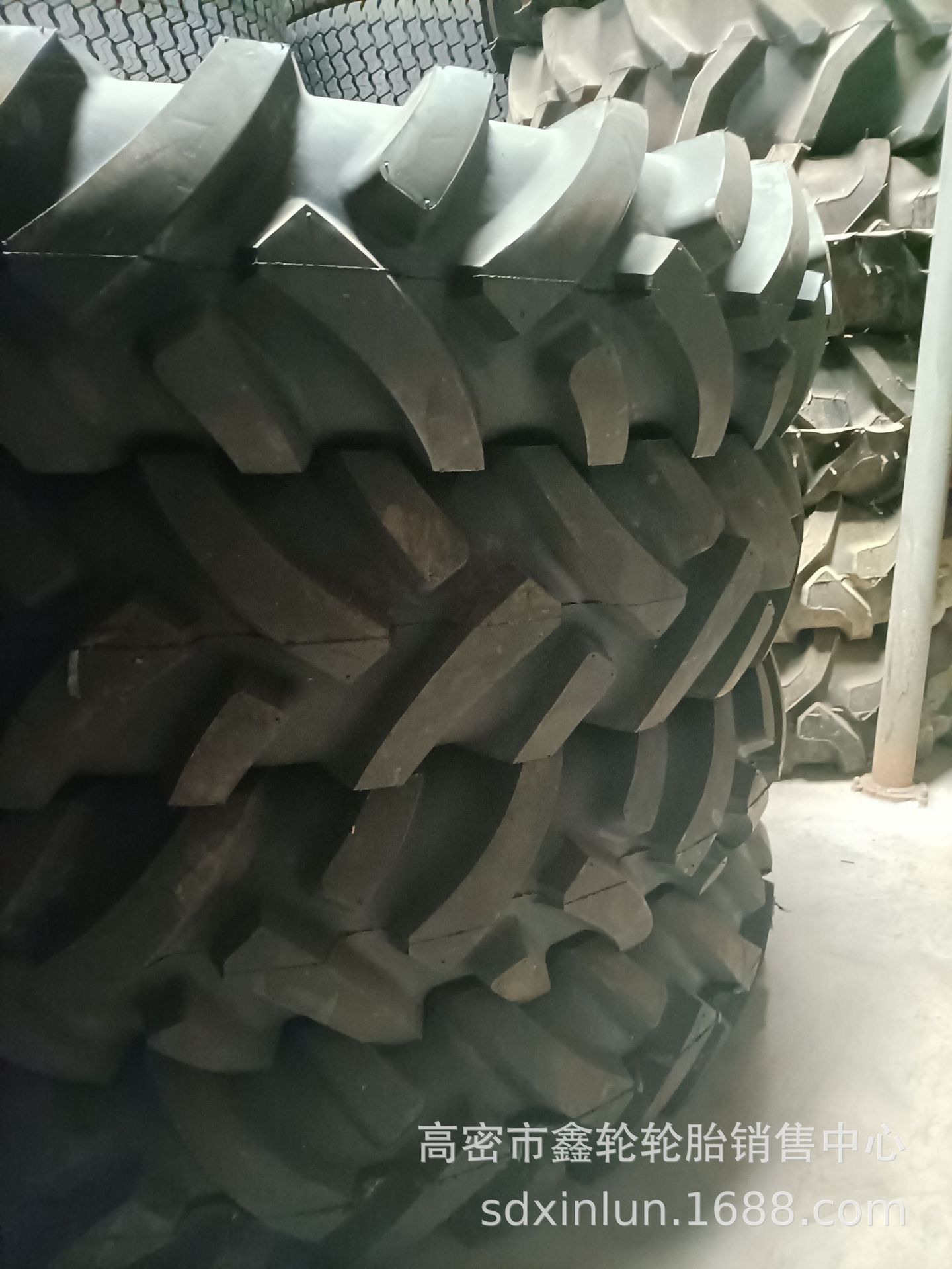 供应11 12 13.6 15.5 16.9 18.4 20.8-26 30 34 38 32拖拉机轮胎