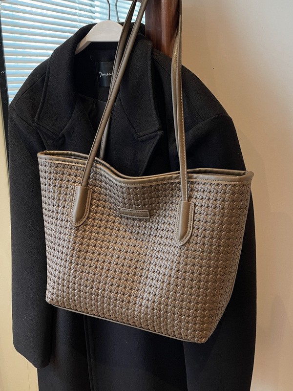 Bolsos de alta calidad de gran capacidad para mujer 2025 nuevo bolso tejido de moda transfronterizo bolso de mano simple de un solo hombro
