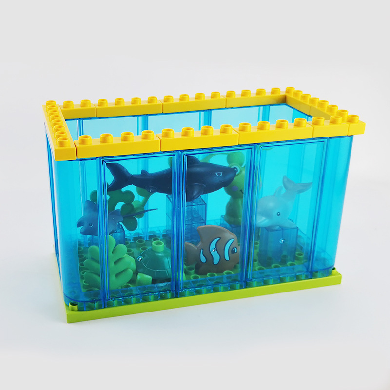 国産の大粒の積み木のばら売りは海洋の世界のサメのイルカの醜い魚の動物の部品のおもちゃをつづり合わせます。