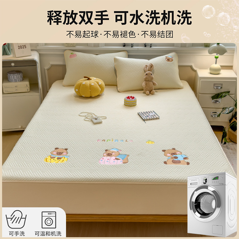 Cama bordada de clase A Gasa2025 nueva cubierta de cama de algodón intercalado antideslizante Simmons cubierta de colchón