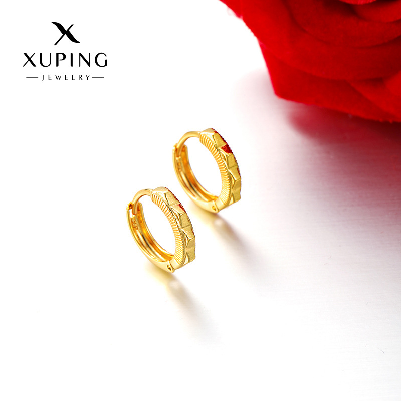 Xuping aleación de cobre chapado en 24k color simple moda auriculares personalidad temperamento auriculares de oro al por mayor mujeres