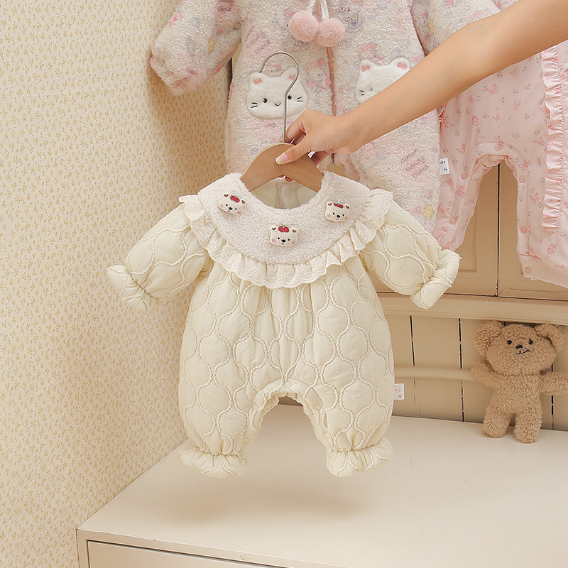 婴儿三只小熊冬季加厚棉服女宝宝毛毛衣新生儿夹棉连体衣外出服