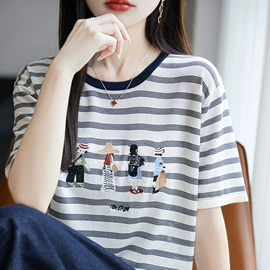 女式T恤;女式针织衫;围巾