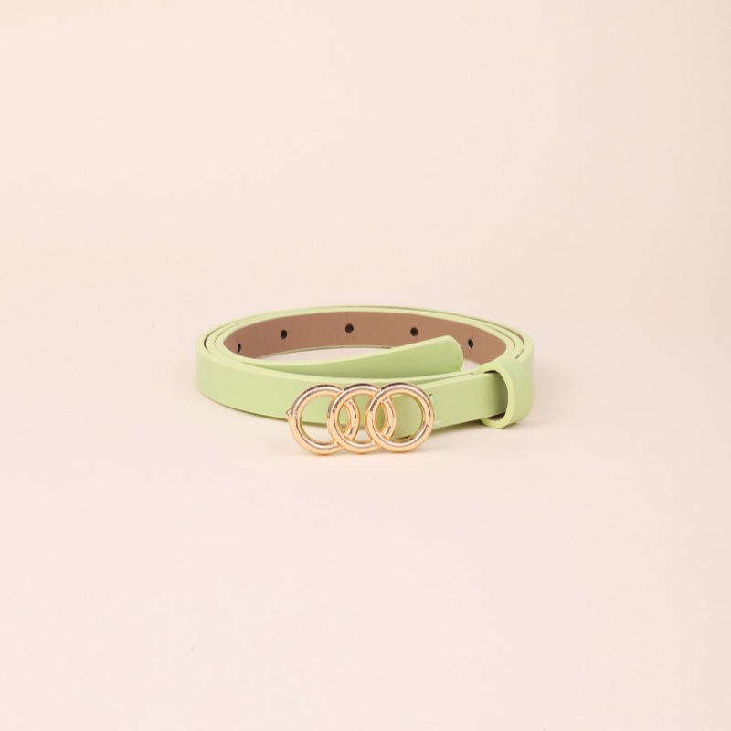 Cinturón femenino estilo coreano, versátil para vestido o jeans, color negro, diseño de tres anillos, moderno y elegante.