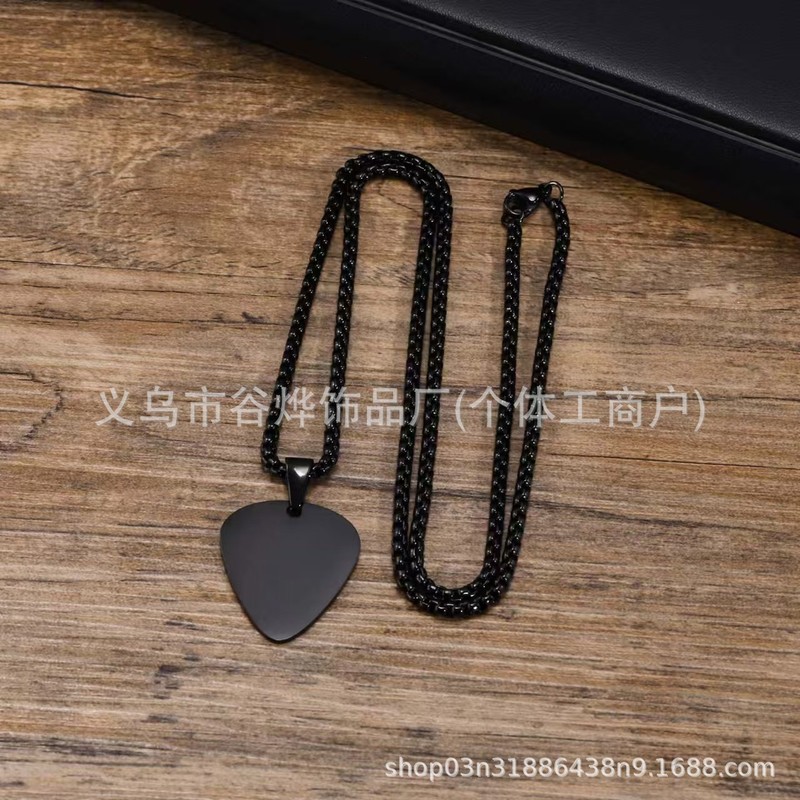 クロスボーダーステンレススチールライトギターピックペンダントブラックネックレスチタンスチールジュエリーパーソナライズされたファッショナブルな軽くて絶妙な|undefined
