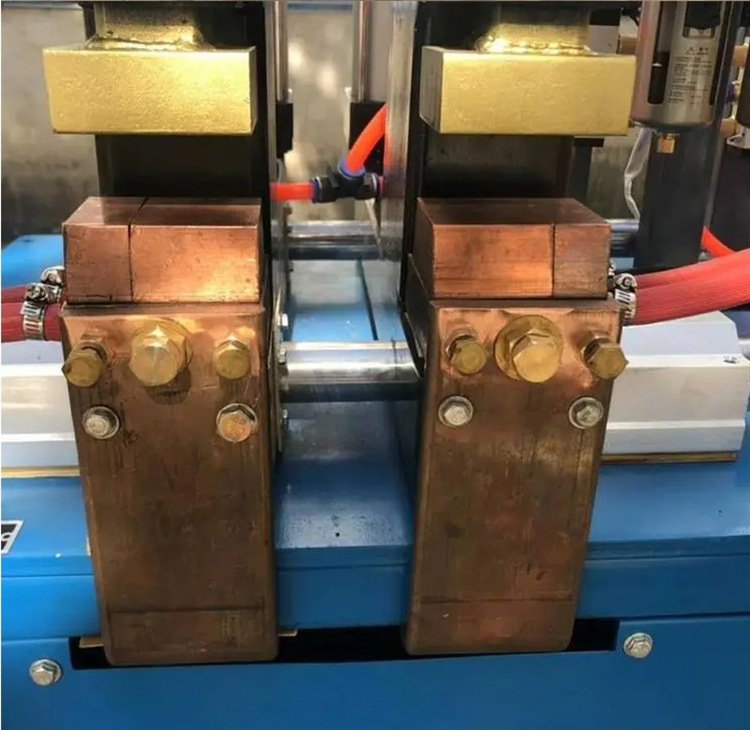 钢筋对焊机 (5).png