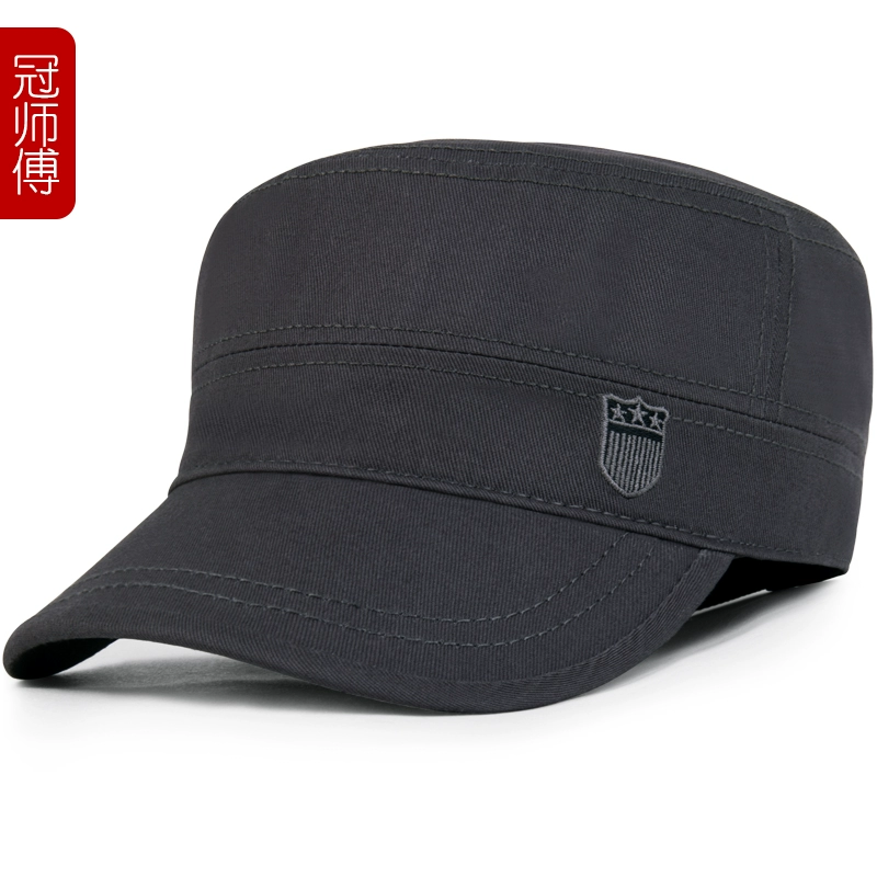 Мужская шляпа весной и осенью на открытом воздухе