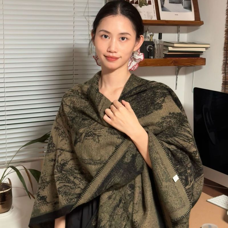 Jiangnan Watertown Art Tourism Shawl Autumn and Winter Cashmere Knitted Scarf Split Oil Painting Cloak Cape