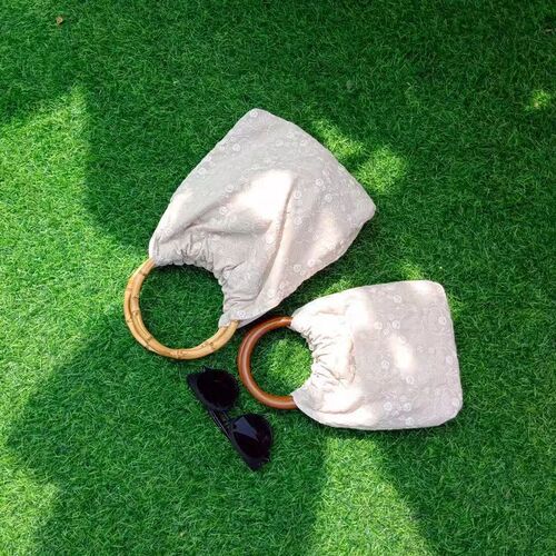 Floating green self-made new products, literary and artistic French embroidery, bamboo portable wooden ring mini bag, holiday cheongsam