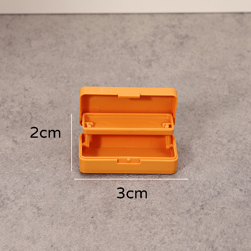 子供のミニの机のデスクのミニチュアは食べ物を縮めてシミュレーションします。