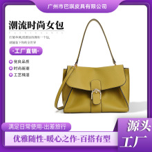 秋冬新款软皮休闲斜跨包欧美单肩包小众设计女包时尚潮流单肩包