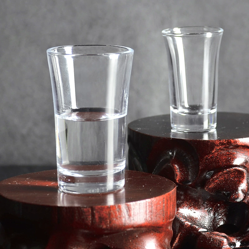 Белая винная чашка пуля чашка маленькая винная чашка выстрел чашка Вонтон чашка оптовая тонкая нижняя стеклянная чашка 20 мл напечатанный логотип