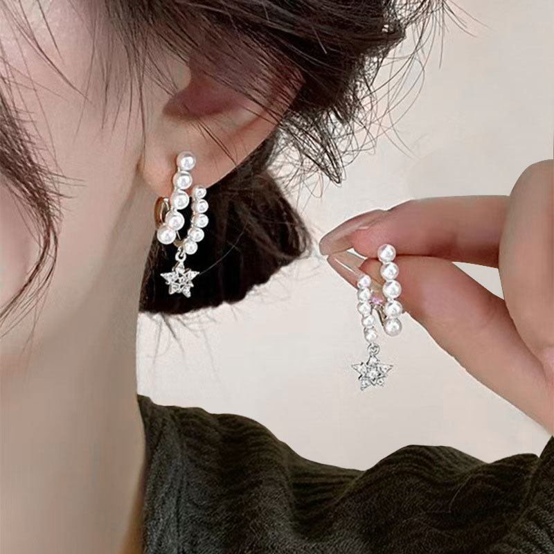 Fashionable elegant earrings pearl with zircon