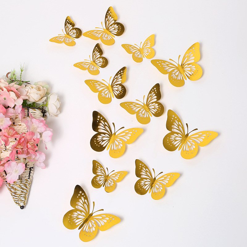 Doce mariposas doradas en l