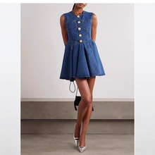 夏设计师潮牌明星同款名媛时尚个性无袖花朵扣小个子蓬蓬连衣短裙