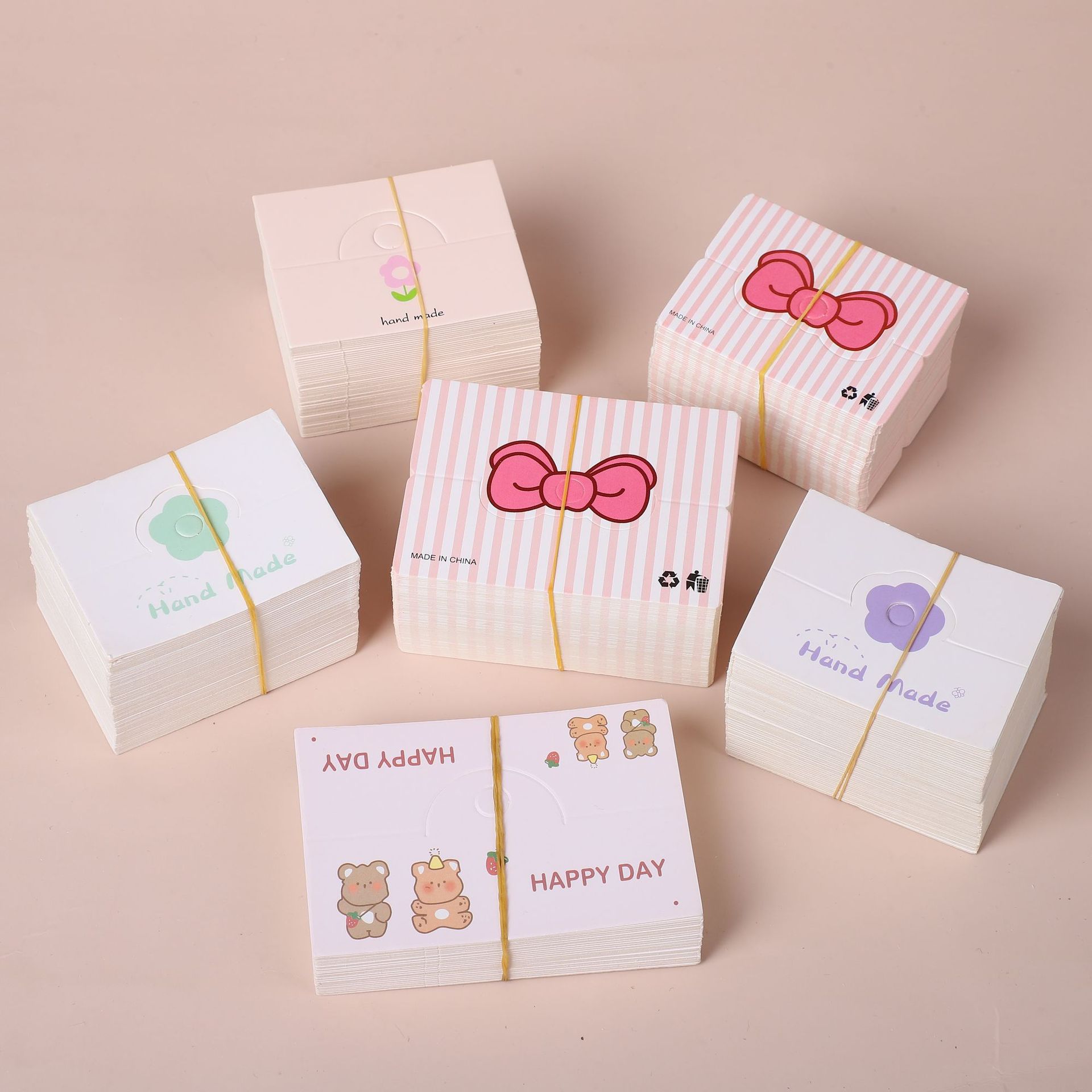 现货蝴蝶结饰品卡纸卡通对折发夹卡头通用可悬挂发圈发饰包装卡头