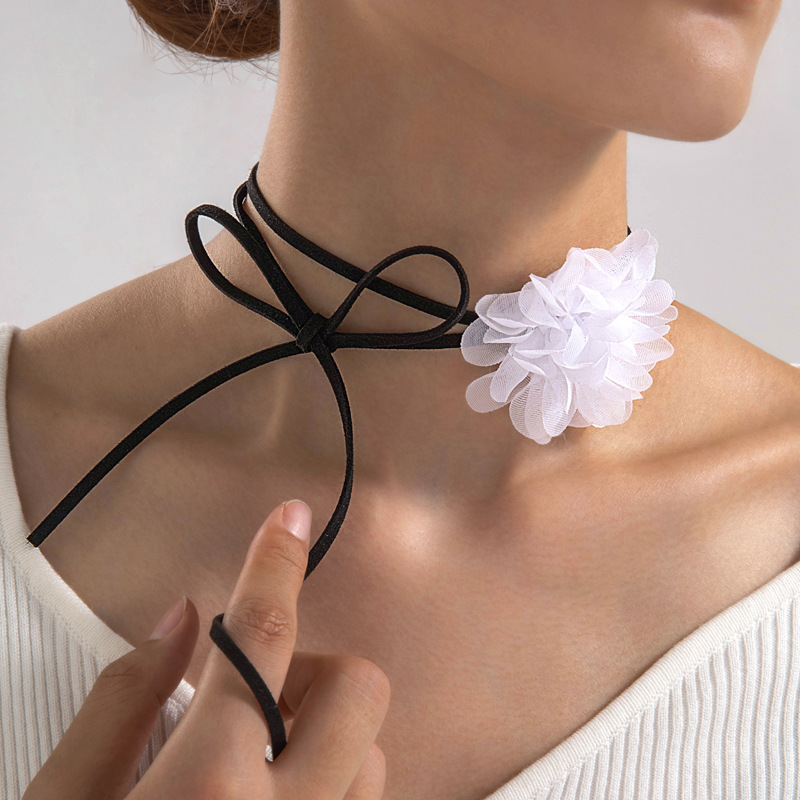 Collar de perlas de moda transfronteriza europea y americana collar de encaje blanco mariposa collar geométrico tela flor clavícula cadena