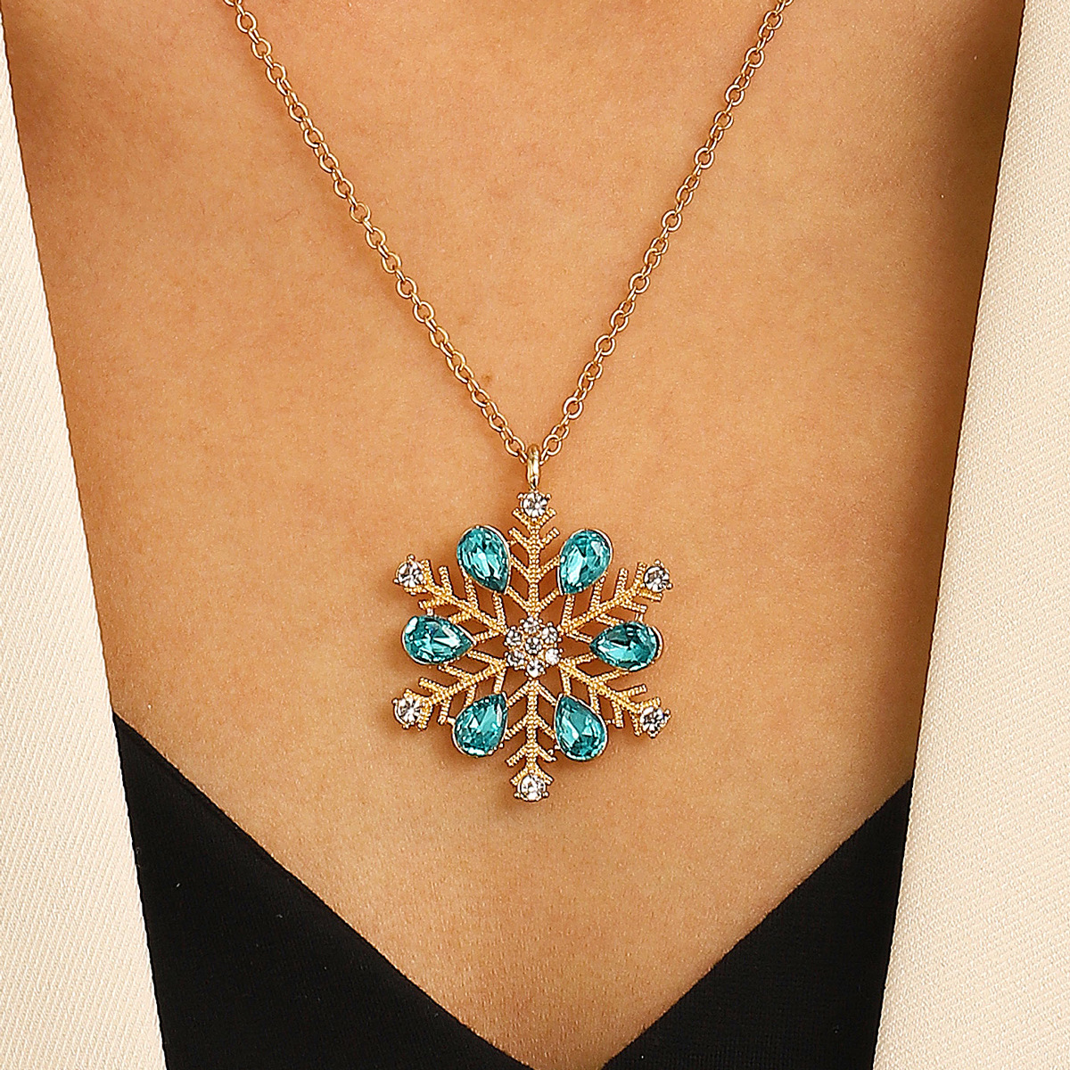 New Zircon Necklace with Ins Style Creative Design Blue Small Snowflake Collar Chain_voghion.com