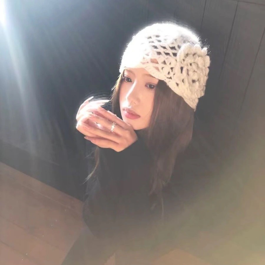 Elegant Handmade Flower Hollow Knit Pullover Hepburn Retro Style_voghion.com