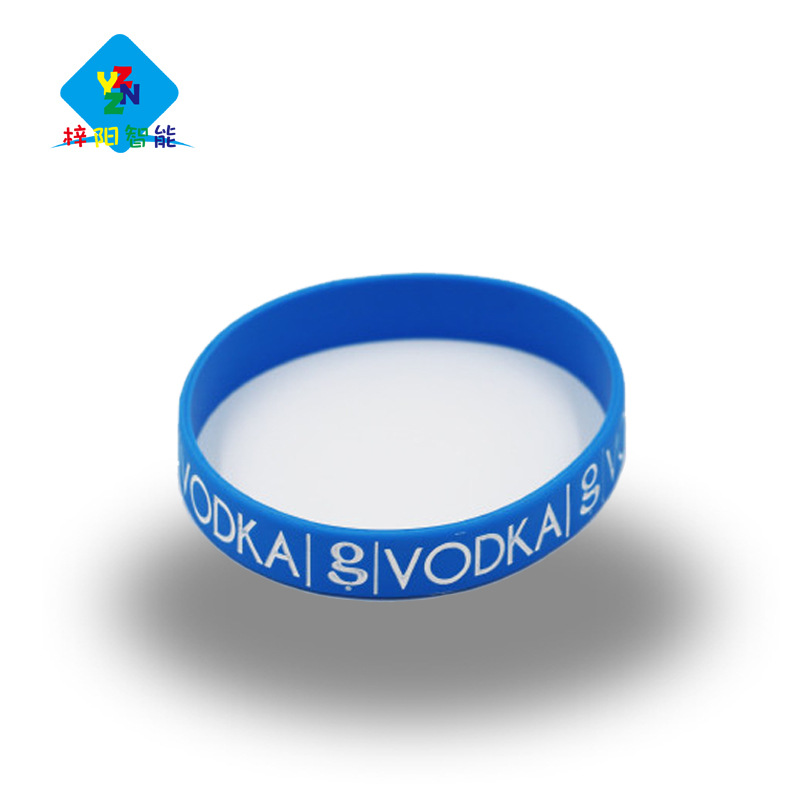 厂家制作远距离射频识别硅胶腕带 H3芯片手环UHF手腕带可识别3米