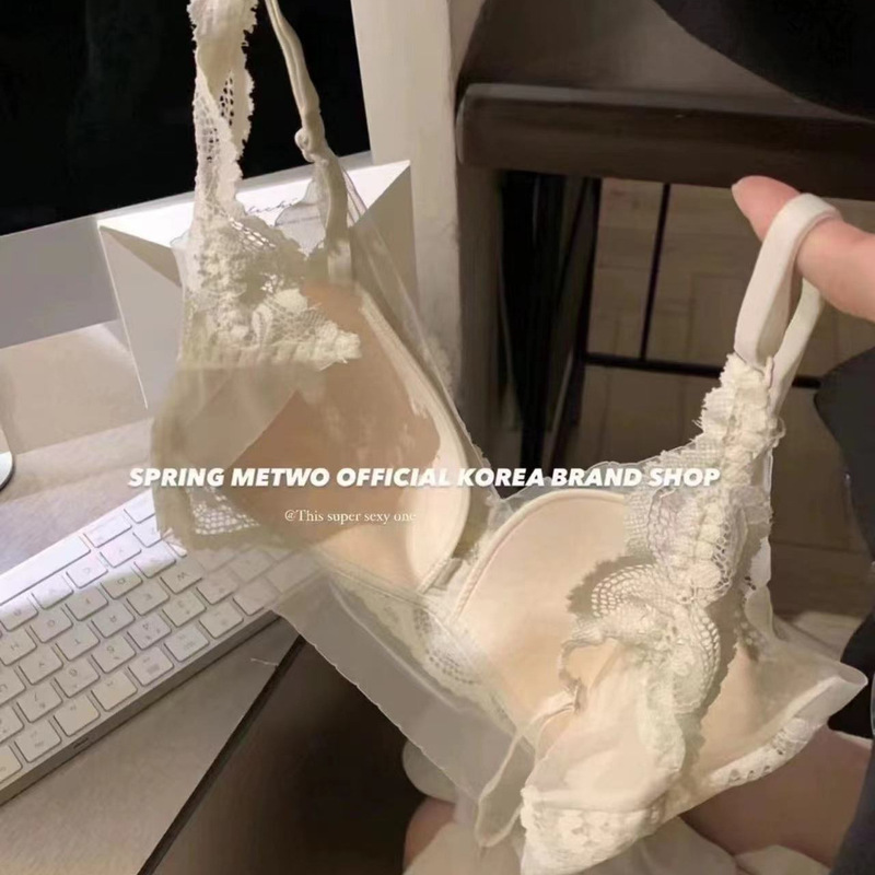 Metwo Lace Intimates French Style Wire-Free Comfortable Breathable Sexy Lace Edge Anti-Exposure Bra Beautiful Back for Women