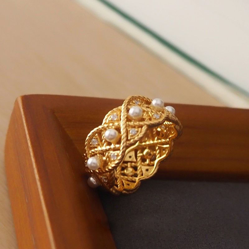 Timeless Pearl Braided Ring For Women In S925 Silver Plated Finish_voghion.com