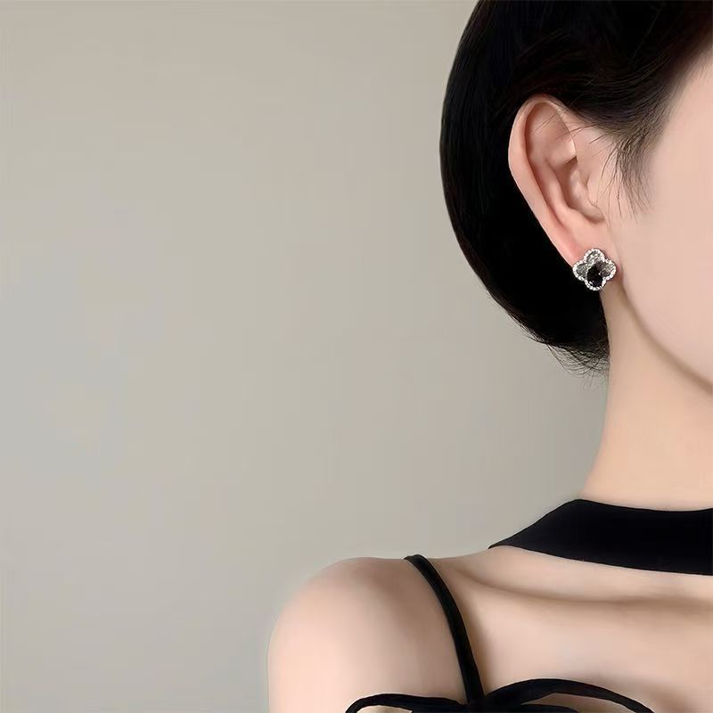 四叶草耳钉女2025新款轻奢气质高级感黑色渐变水晶耳环冷淡风耳饰|undefined