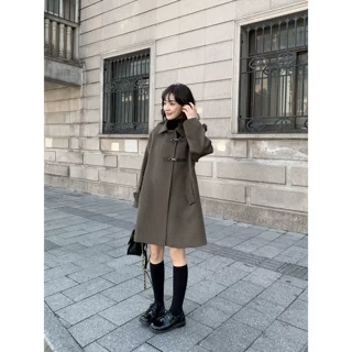 娃娃A字皮扣毛呢外套女秋冬新款宽松显瘦翻领呢子大衣