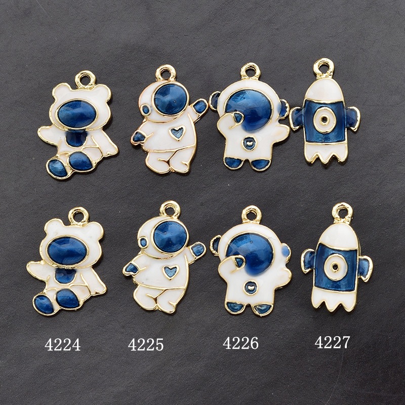 10 Pcs/package Cute Astronaut Rocket Alloy Enamel Plating Pendant Jewelry Accessories display picture 2