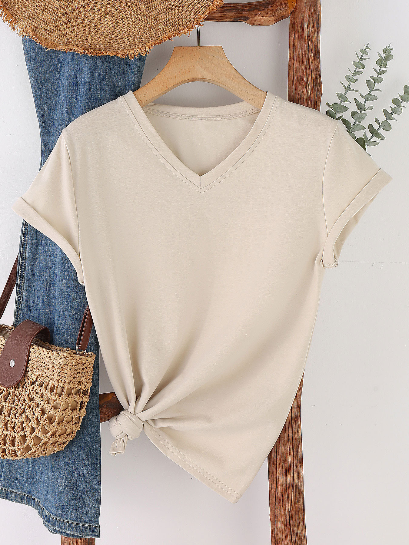 159g Weight Short Sleeve Sleeve Length Regular Sleeve Sleeve Type CVC Pull Frame, Cotton, Polyester Fabric Type Mid-Length (65cm <Length ≤ 80cm) Top Length T-shirt, Pullovers Tops Type Casual, Office, Daily Occasion Round Neck Neckline Printing Function Loose Fit Type Geometric Pattern Summer Season Women's Gender European and American Style, Streetwear Style Wholesale Women's CVC Pull Frame Cotton Polyester European And American Style Streetwear Geometric Short Sleeve T-Shirts 19