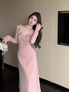 ����ϵv�I��ɫ�B��ȹŮ���b�ȴ�����Lȹ���~߅������������ȹ