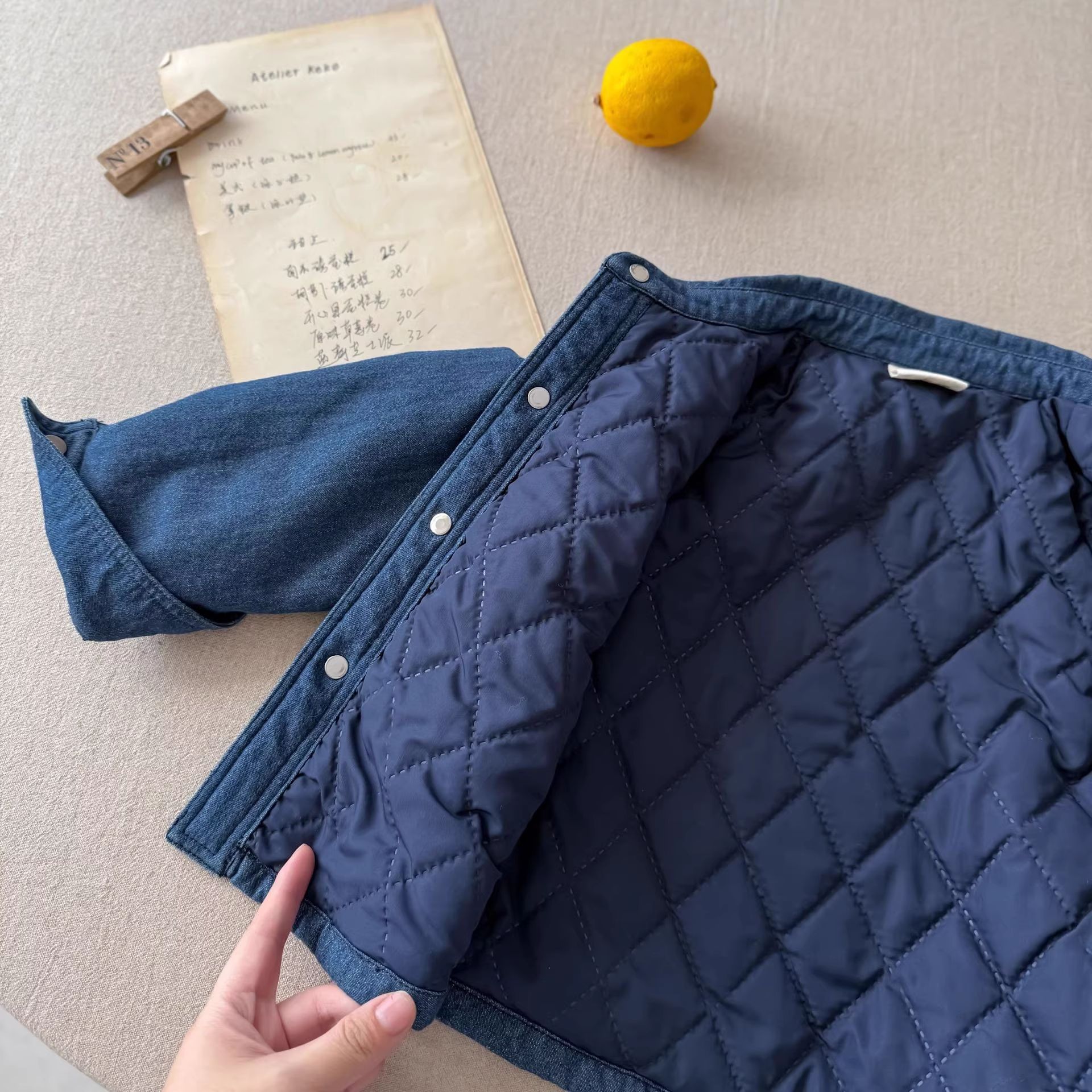 Camisas infantiles de invierno 2025, nuevos productos para niños y niñas, camisas de manga larga para niños coreanos, camisas de vaqueros para niños, algodón intercalado