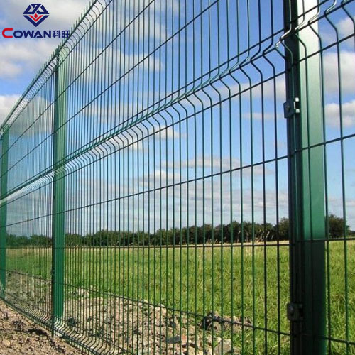 Cerco de valla de doblado triangular Escuela Comunidad Villa Aislamiento Valla de alambre de púas Valla de protección escénica del parque